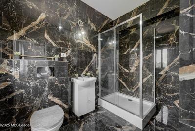 Apartament cu 3 camere decomandat în Dumbrăveni - 1