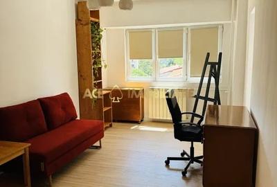 Apartament cu 3 camere decomandat, mobilat în Calea Călărașilor