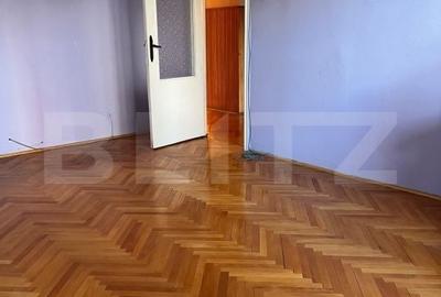 Apartament cu 3 camere decomandat, mobilat în Dacia