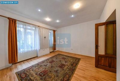 Apartament cu 3 camere semidecomandat în Gruia