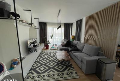 Apartament cu 3 camere în Tei