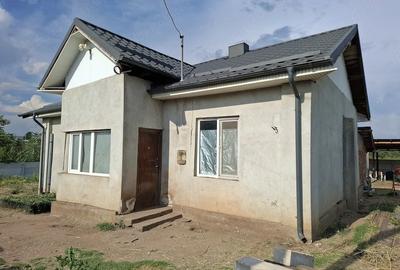 Casă cu Teren 4000 Mp în Redea - 1