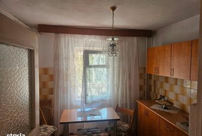 Apartament cu 2 camere decomandat în Gara