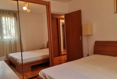 Apartament cu 3 camere decomandat în Roșu