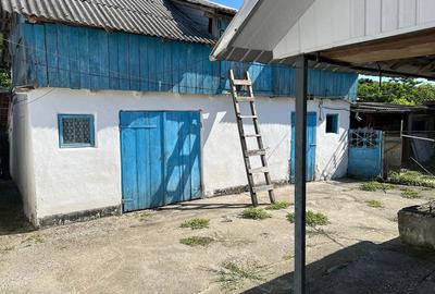Casă cu Teren 1200 Mp în Central