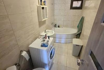 Casă cu 3 camere cu Teren 267 Mp în Malu Mare