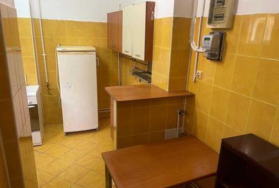 Garsonieră decomandată în Romană - 10