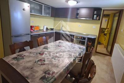 Casă cu 5 camere cu Teren 1000 Mp în Vladimirescu
