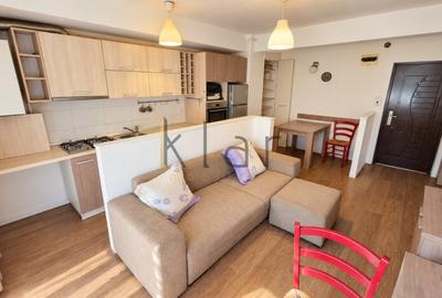 Apartament cu 3 camere semidecomandat, mobilat în Florești