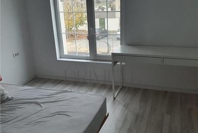 Casă cu 4 camere cu Teren 300 Mp în Central