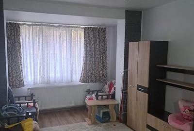 Apartament cu 2 camere semidecomandat în Micro 4 - 4
