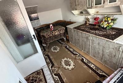 Casă cu 4 camere cu Teren 250 Mp în Călugareni