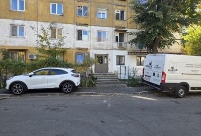 Apartament cu 2 camere semidecomandat în Rahova
