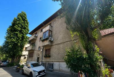 Apartament cu 2 camere semidecomandat în P-ța Unirii