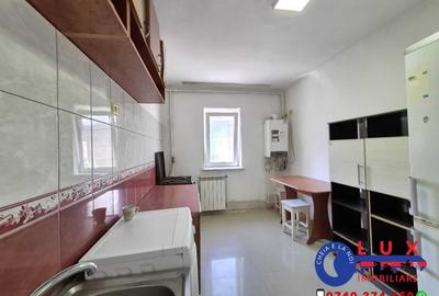 Apartament cu 3 camere semidecomandat în Ultracentral