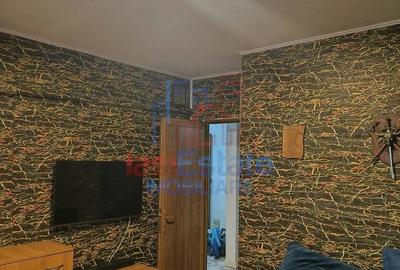Apartament cu 3 camere decomandat în Filiași