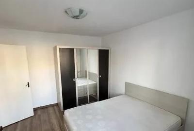 Apartament cu 3 camere decomandat, mobilat în Apusului