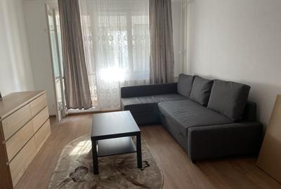 Apartament cu 2 camere decomandat, mobilat în Titan