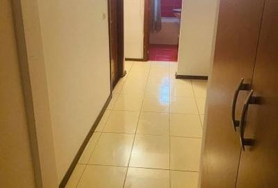 Apartament cu 3 camere semidecomandat, mobilat în Tomis Nord