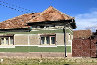 Casă cu 4 camere cu Teren 772 Mp în Șinca