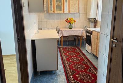 Apartament cu 3 camere decomandat în Central - 1