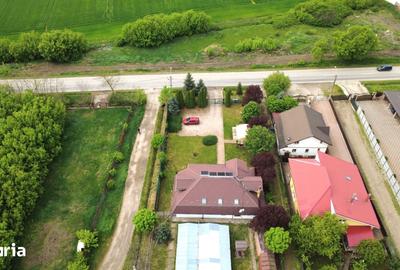 Casă cu 4 camere cu Teren 1500 Mp în Central