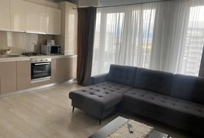 Apartament cu 3 camere semidecomandat în Mihai Bravu
