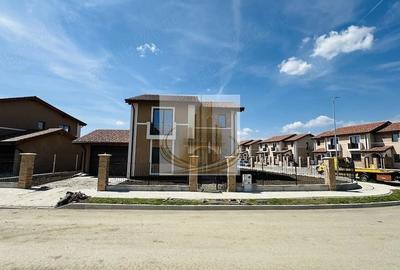 Casă individuală cu 5 camere cu Canalizare în Săcălaz