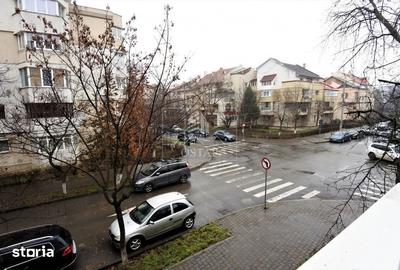 Apartament cu 3 camere decomandat în Bistrița Lac