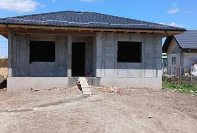 Casă cu 3 camere în Muntenii de Sus - 2