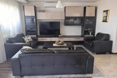 Apartament cu 4 camere decomandat în Central
