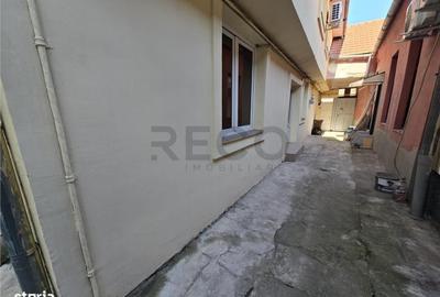 Apartament cu 4 camere în Central - 1