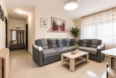 Apartament cu 3 camere decomandat în Baza 3