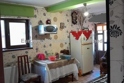 Casă cu 5 camere cu Teren 1000 Mp în Agigea