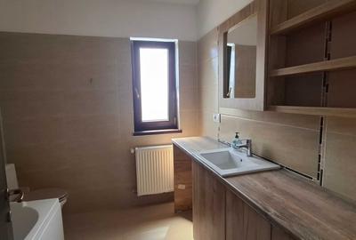 Apartament cu 3 camere decomandat în Valea Lupului