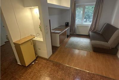Apartament cu 4 camere decomandat în Lipovei