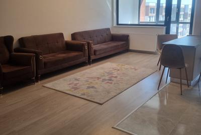 Apartament cu 3 camere în Carrefour
