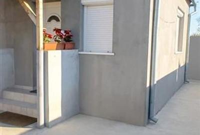 Casă cu 1 camere cu Teren 134 Mp în Sântion
