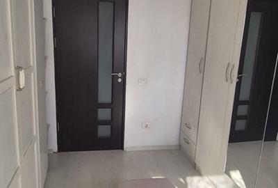 Apartament cu 3 camere decomandat în Capitol