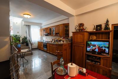 Casă individuală cu 3 camere cu Canalizare în 13 Septembrie - 8