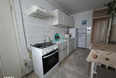 Apartament cu 3 camere decomandat în Florilor - 4