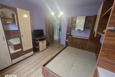 Apartament cu 3 camere decomandat în Berceni