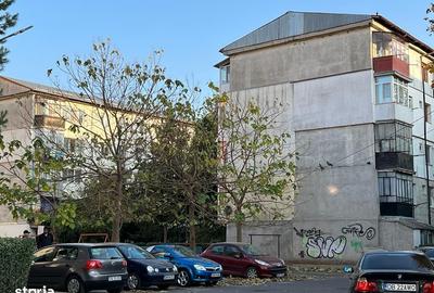 Apartament cu 3 camere semidecomandat în Micro 5