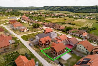 Casă cu 4 camere cu Teren 300 Mp în Betfia - 2