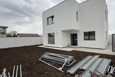 Casă cu 4 camere în Costi - 14