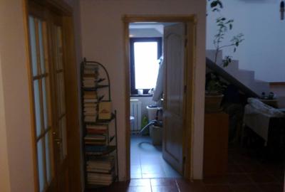 Casă cu 4 camere în Păun - 1