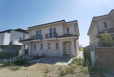 Duplex cu 4 camere cu Canalizare în Giroc