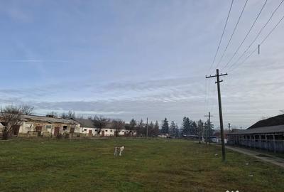 Teren de 1300 mp, în Central - 4