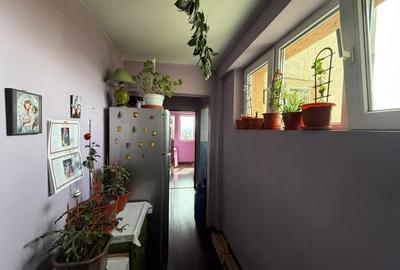 Apartament cu 2 camere semidecomandat în Străulești