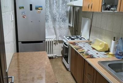Apartament cu 2 camere semidecomandat în Berceni